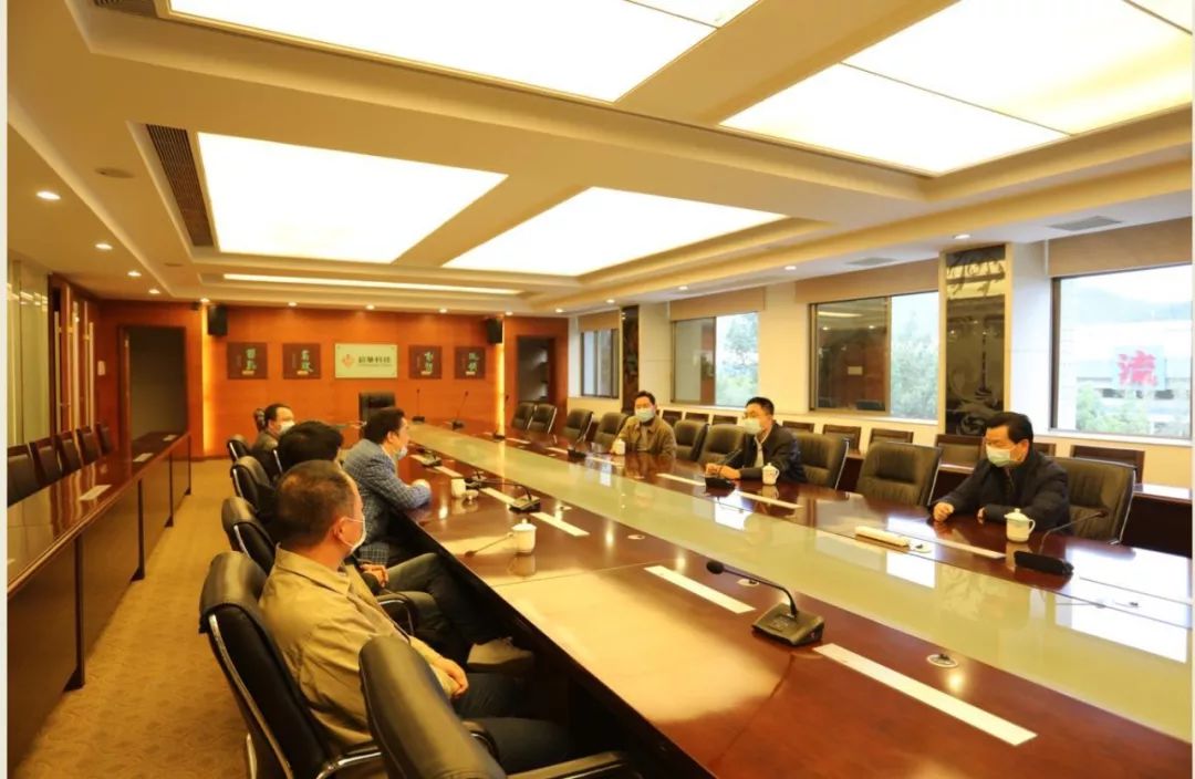 梅州市副市長、梅縣區(qū)委書記吳澤桐視察指導(dǎo)超華科技疫情防控工作